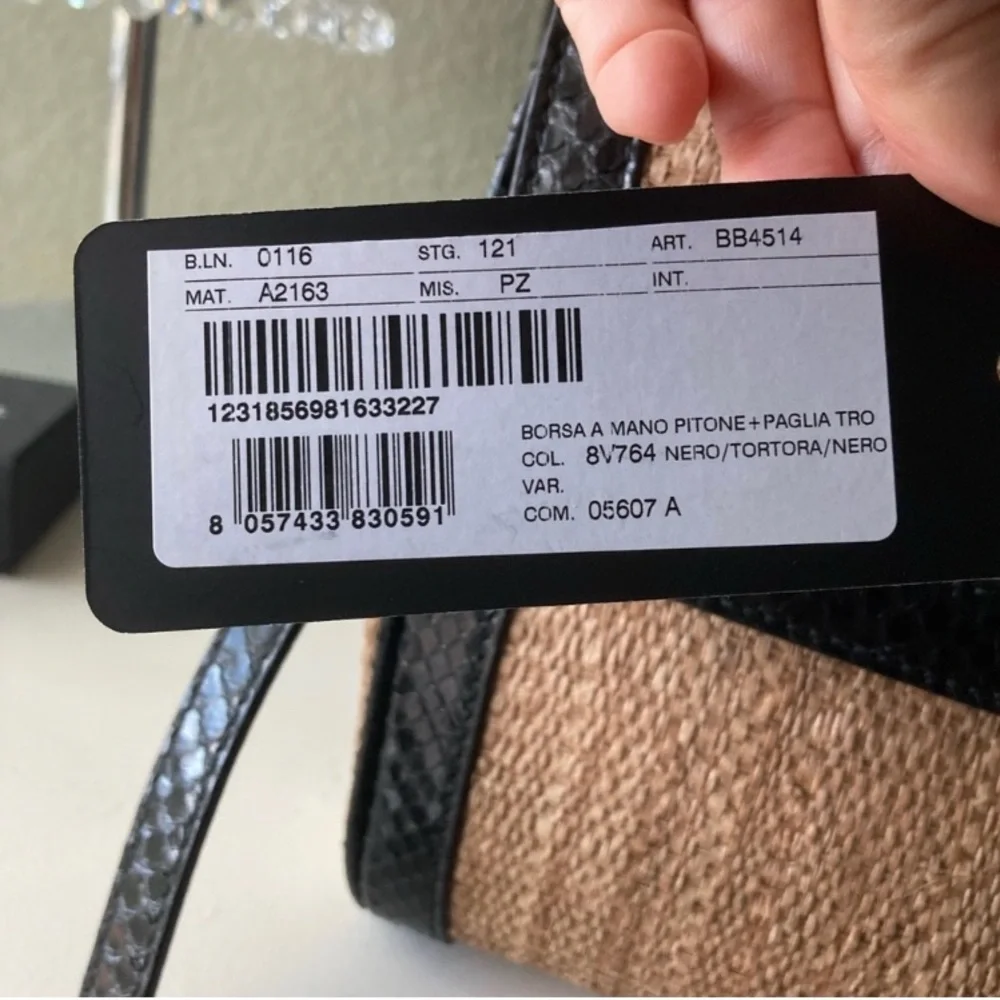 NWT Dolce & Gabbana raffia 30cm size with black π - Picture 6 of 12
